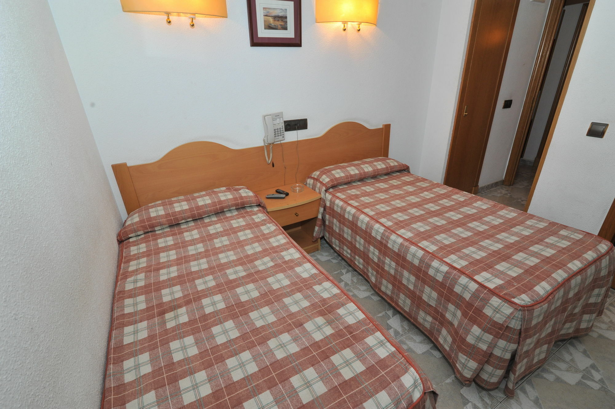 Hostal Goyma II San Fernando De Henares Exterior photo