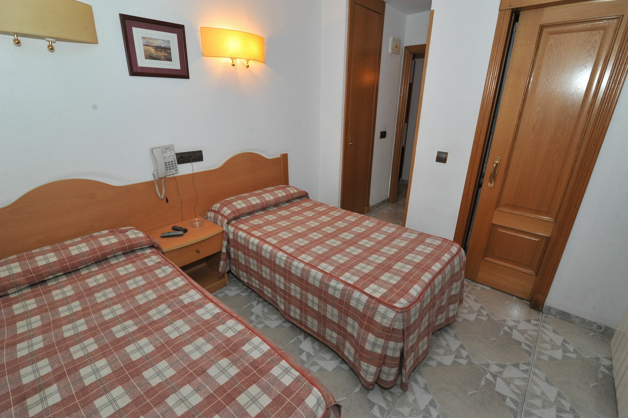 Hostal Goyma II San Fernando De Henares Exterior photo