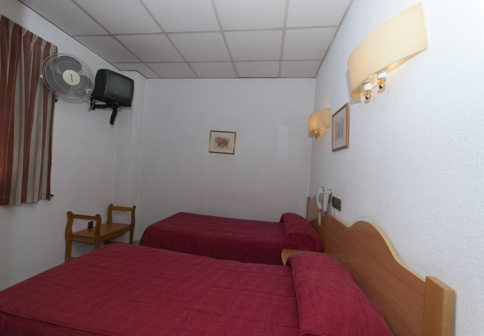 Hostal Goyma II San Fernando De Henares Exterior photo